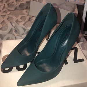 SCHUTZ brand new pumps